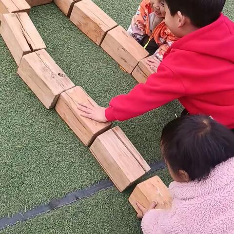 清平镇中心幼儿园小班组户外自主游戏教研视频解读