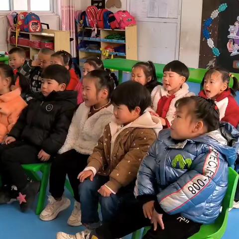 宫里镇中心幼儿园小一班第三周活动剪影