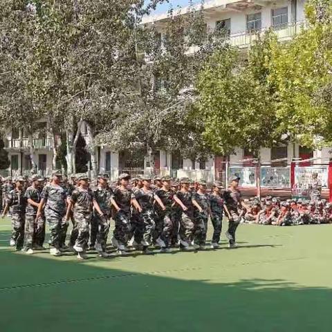 成长的道路上，不能少那一抹军绿色！ 运城市第二实验中学五2班军训风采