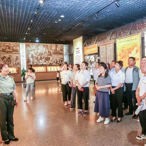 长治日报社组织党员干部赴武乡开展主题党日活动