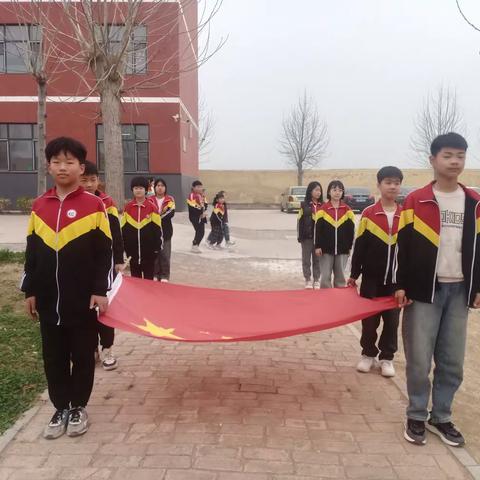 国旗飘扬，伴我成长——水德堡小学升旗仪式