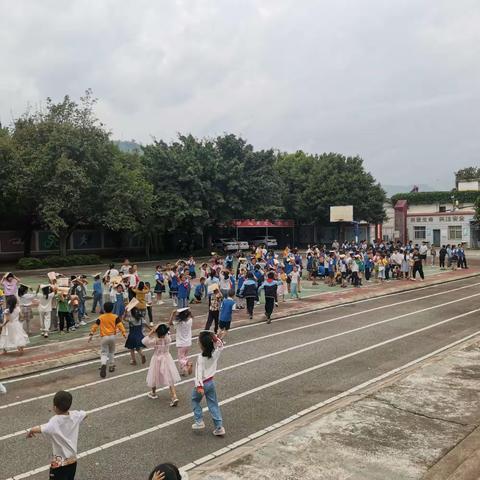 宁远镇梓油小学——开展地震应急演练活动