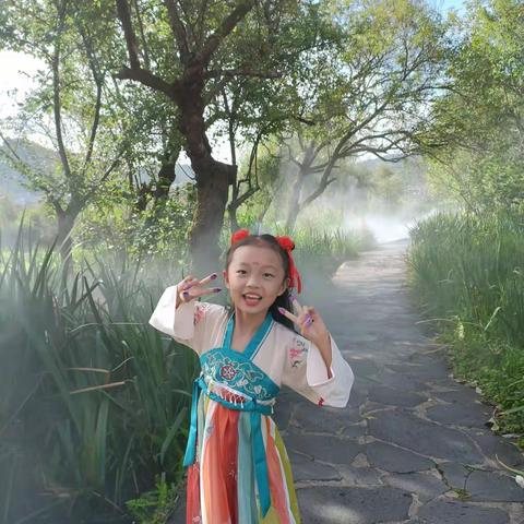 三完小彩虹班孩子们《童年的水墨画》