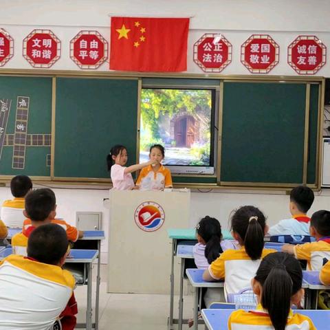 指尖跃动科学梦 集体绽放创新花 二年8班科技社团学期实践回顾