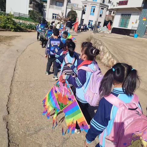 光辉小学“关注心理健康，我和秋天有个约会”活动课