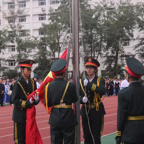 [海口一中组宣部]海口市第一中学 初中部龙华校区 第十六周升旗仪式。