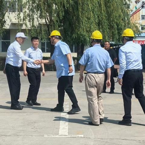 孟宪东书记率旗县拉练团莅临 金煤化工指导工作