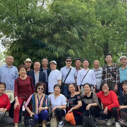 再牵同学手 重叙同窗情       潼南区三汇初中七三级同学五十周年聚会精彩回眸