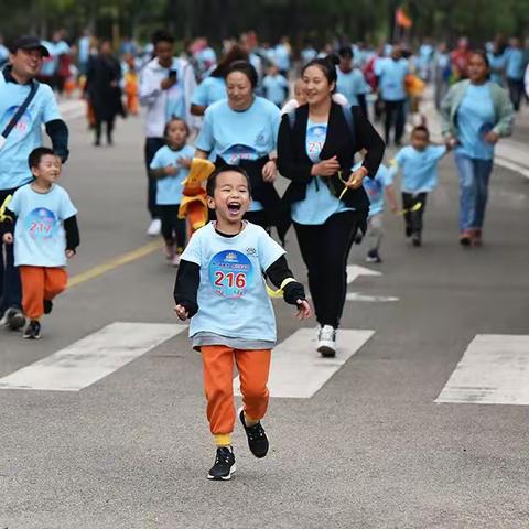 童漾出彩，奔跑吧小孩——济南市启明星幼儿园亲子马拉松邀您一起相约明湖