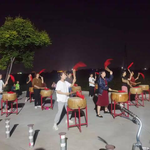 在“希望的田野”上鼓动幸福生活