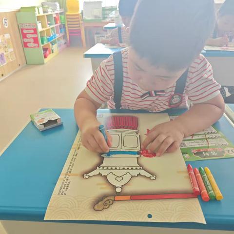 手工制作非遗宫灯：让孩子感受传统文化的魅力