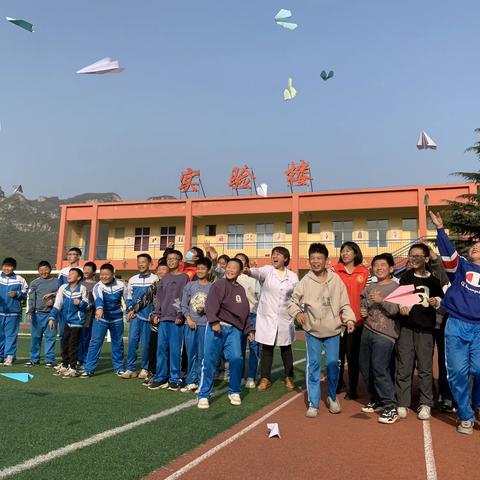 武安市开展“关注心理健康 共筑美好未来”心理健康科普教育活动