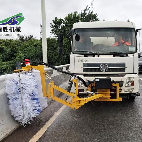 水泥防撞墩清洗机马路牙沿缘石护栏清洗机械设备波形护栏清洗机