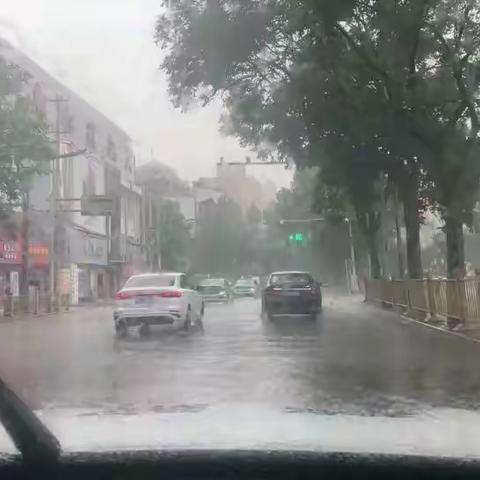 雨后的城市   清新且安全