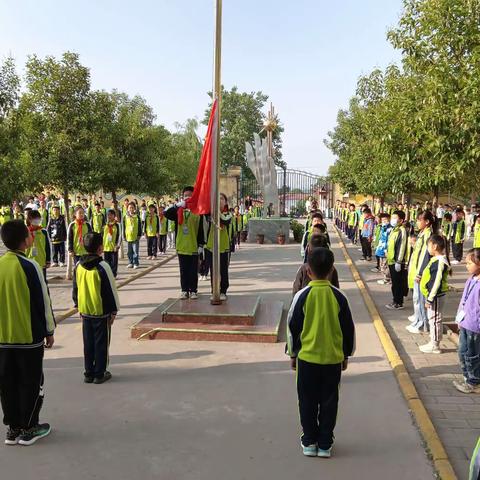 关爱学生幸福成长—岳城镇梧桐庄学校升旗仪式