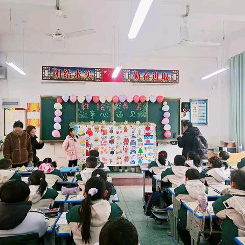 “社”彩缤纷 “团”聚五育——淅川县思源实验学校社团汇报展