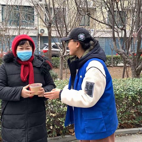 腊八粥香 邻里情浓