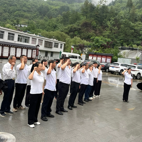 山阳县农民科技教育信息中心开展庆“七一”活动