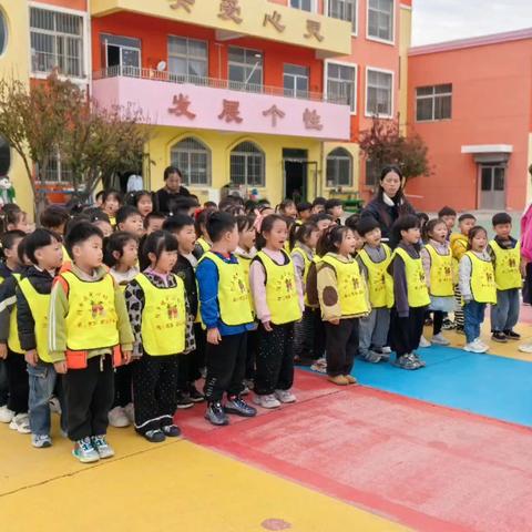 笔尖上的传承 探秘鲁笔文化 ——阴平镇中心幼儿园主题实践活动