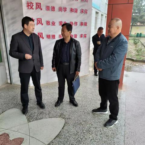 教学视导促提升 不忘初心砥砺行-西峰区教育局视导组在后官寨镇南佐小学开展教学视导工作