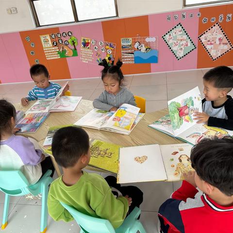 四月芬芳，书香致远—— 夏庄幼儿园小班 “世界读书日”活动