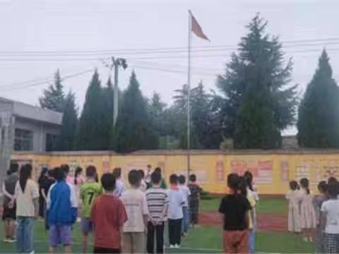 秋色校园探索与学习的盛宴   五丈原小学教师之歌