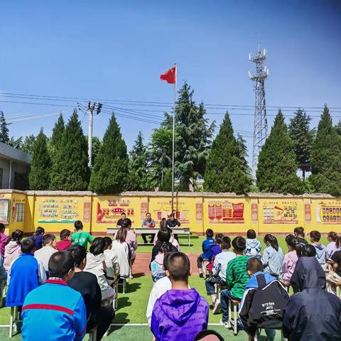 于中期之时悉心盘点，借表彰先进激励前行
