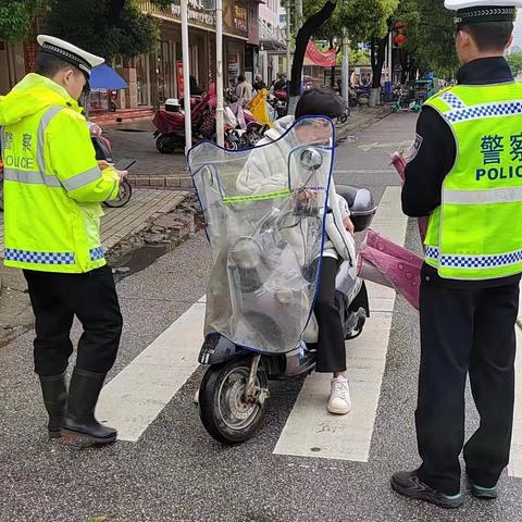 高安市交警大队“三城同创”行动月报