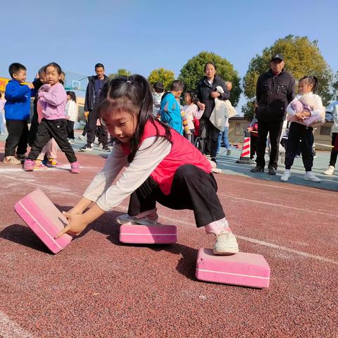 烦恼退退退，快乐冲冲冲