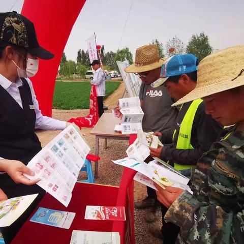 宁夏银行银川闽宁支行“5.15”反假货币宣传活动