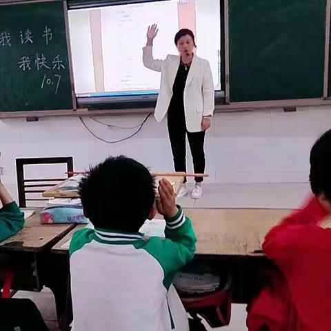 书香浸润心灵，阅读点亮人生——侯寨小学大阅读活动