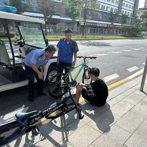 （快采快报）男孩骑车摔倒，幸得网格员及时送诊