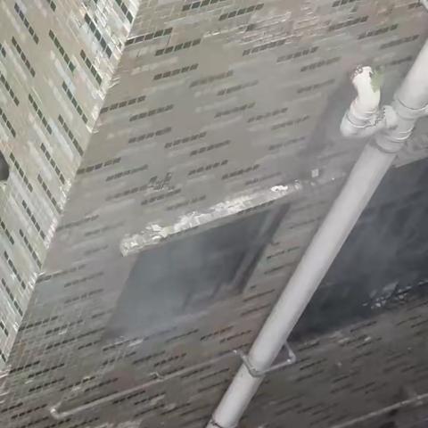 社区网格员快速响应，成功处置厨房火情