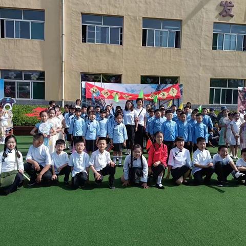 实验小学三年级5班儿童节快乐