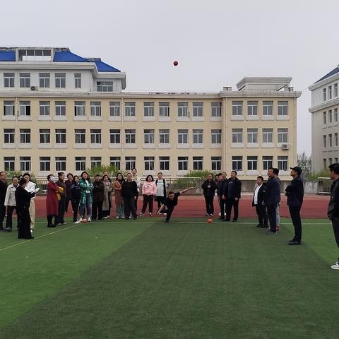 师展风采　趣享运动 ——清河门区实验小学工会举办职工趣味运动会