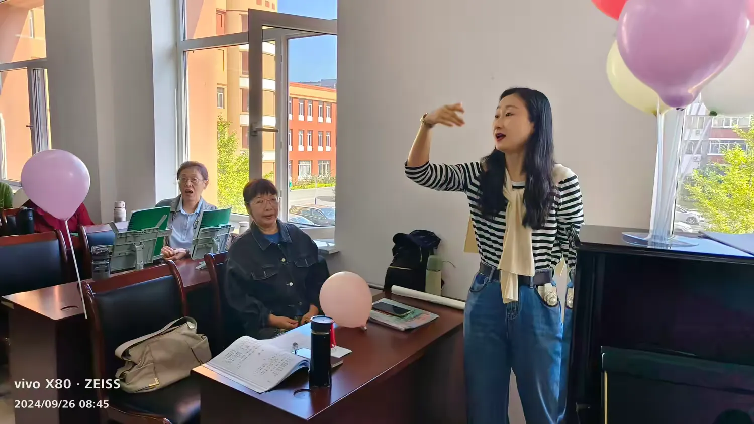 简篇-“喜迎华诞,心曲献老师”老干部大学声乐二年一班主题班会