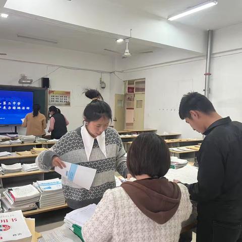 “晾”常规 “晒”风采 ——峡山二中期中常规展示活动