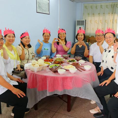 行知三中：米粽飘香迎端午 生日聚会送祝福