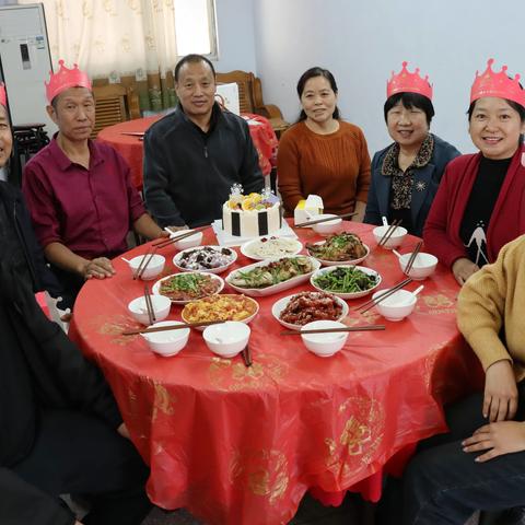 行知三中：集体生日 共享美好