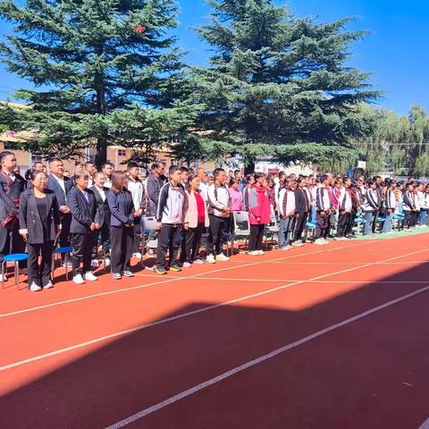 凝心启新程 聚力再出发 ——彭镇中学2025年秋季开学典礼暨新生“拜师礼”仪式