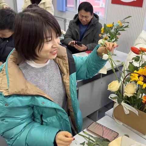 “以花心致匠心”---德州市石芦街小学举办创意插花活动