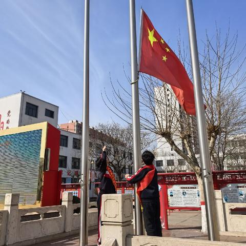 种下春色护绿行，肩上担当更芬芳——滦州市第六实验小学第3周升旗仪式
