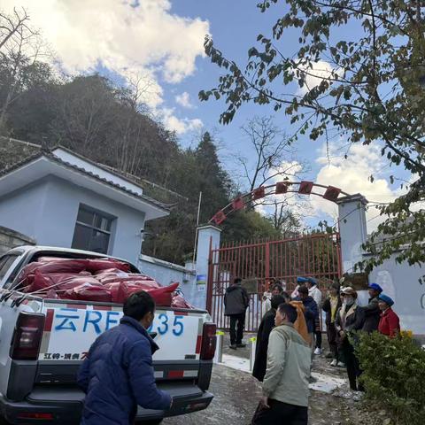 蒙台梭利机构向乡村幼儿园捐赠被褥公益行动