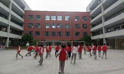 仰天湖赤岭小学五一班街舞课