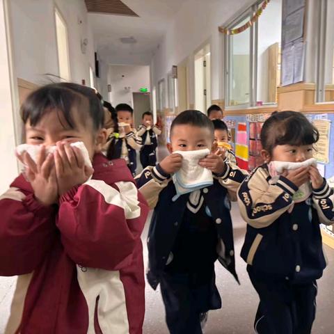 官渡区瑞吉欧幼儿园----【以练筑防，安全“童”行】火灾疏散逃生演练