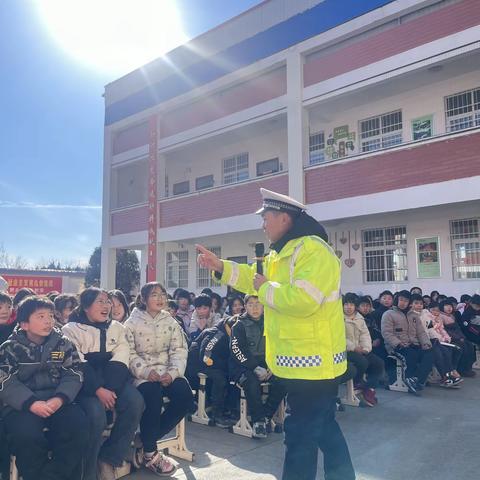 法制教育进校园  法制意识润心田——崔庄乡后湖学校法制教育和安全教育报告会纪实