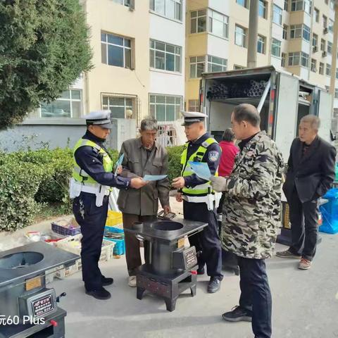 【美丽乡村行】平顺交警进集市 美丽乡村“警”相随