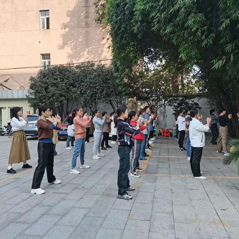 祝贺卧龙区代表队在“仲景杯”南阳市第二届健身气功八段锦锦标赛活动中荣获三等奖