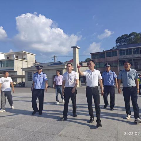 情系教师节，慰问暖人心——张华勐副县长教师节之际慰问寿安中学教师