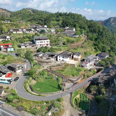 2024年闽清县中小学美术骨干教师中国画（龙岩漳平东湖村写生基地）写生专项培训